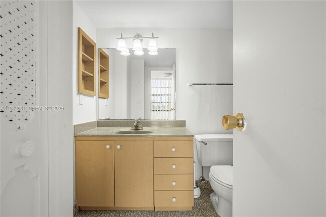 Building Photo - 20500 W Country Club Dr