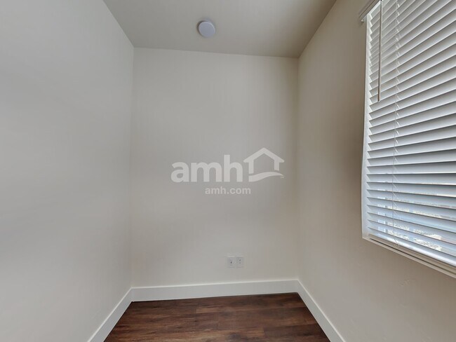 Building Photo - 9464 Clancey St