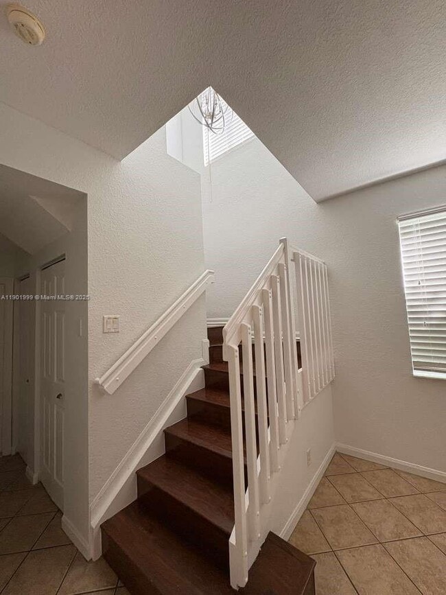 Building Photo - 1064 Golden Cane Dr