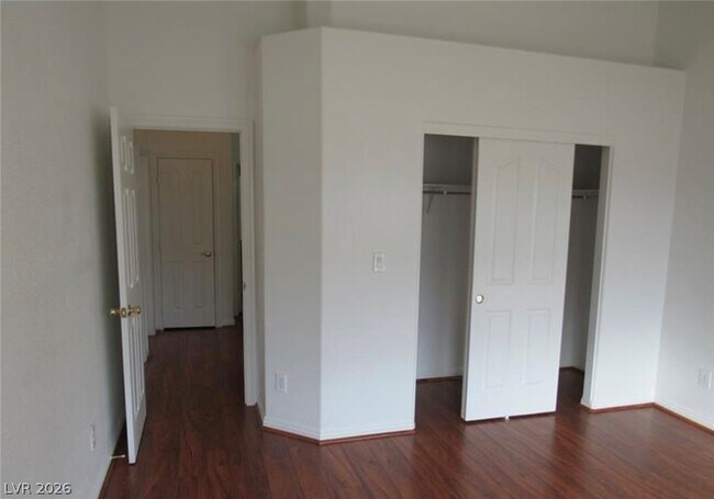 Building Photo - 5523 Baccarat Ave