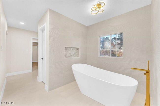 Building Photo - 2868 Vista Del Sol Ave