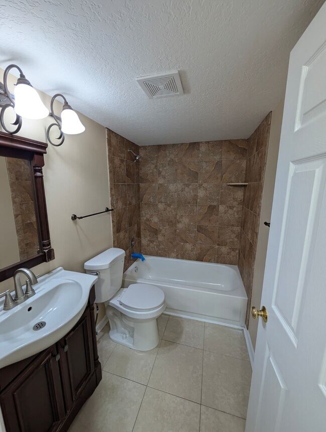Building Photo - Spacious 2BR Retreat Near Beaches & Dining