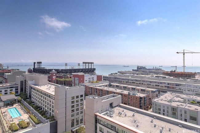 Building Photo - 2 BD 1.5BA Condo with Views! Location! Pen...
