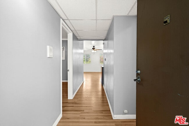 Building Photo - 12801 Moorpark St