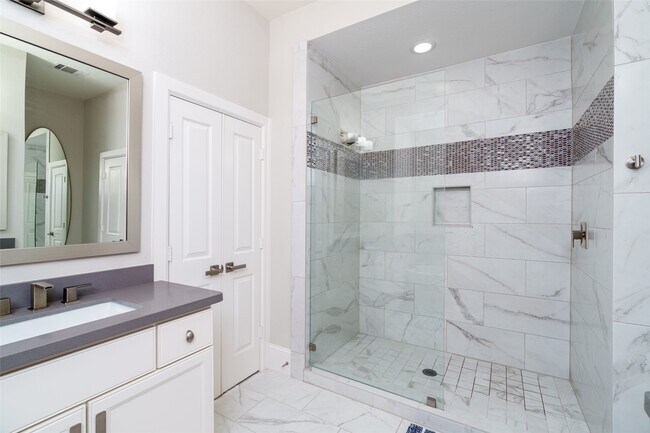 Building Photo - 1303 Edwinstowe Trl