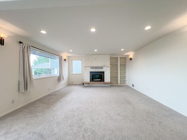 Building Photo - 2bd/1ba Seattle House