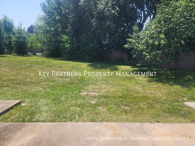 Building Photo - 1719 SW Parkridge Dr