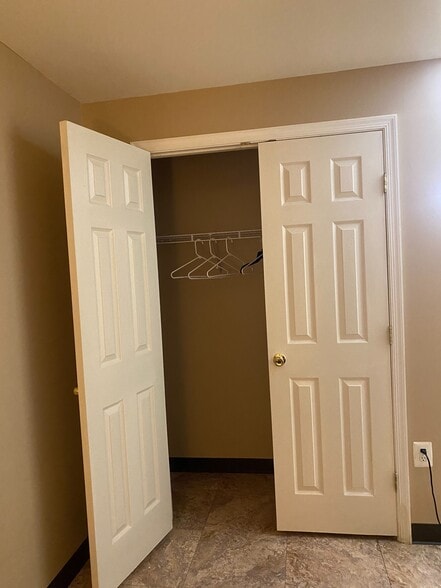 Building Photo - 3861 Shiner Ct