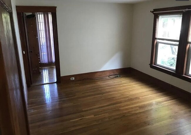 Building Photo - 131 Highland Ave