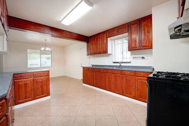 Building Photo - 1757 Wakefield Way