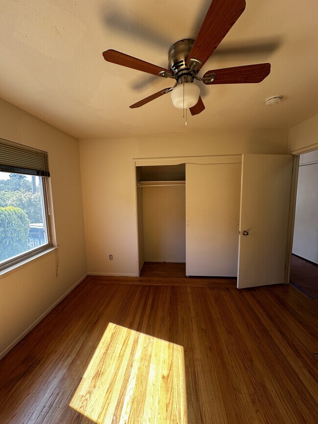 Building Photo - 154 Maiden Ln