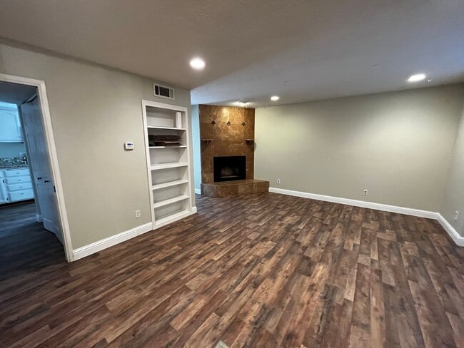 Building Photo - NICE TWO STORY CONDO IN CITRUS HEIGHTS!