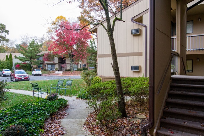 Building Photo - 120 Lexington Ct