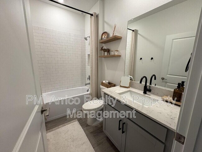 Building Photo - 11679 74th Cir E