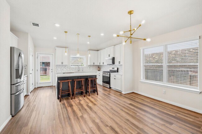 Building Photo - Charming 3-Bedroom Home in Desirable New Braunfels Neighborhood