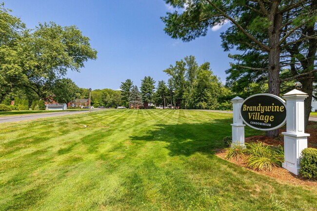 Building Photo - 11 Brandywine Ln