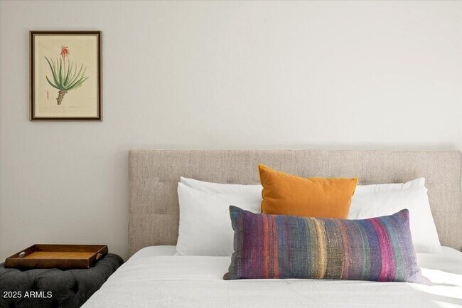 Building Photo - 6547 E Voltaire Ave