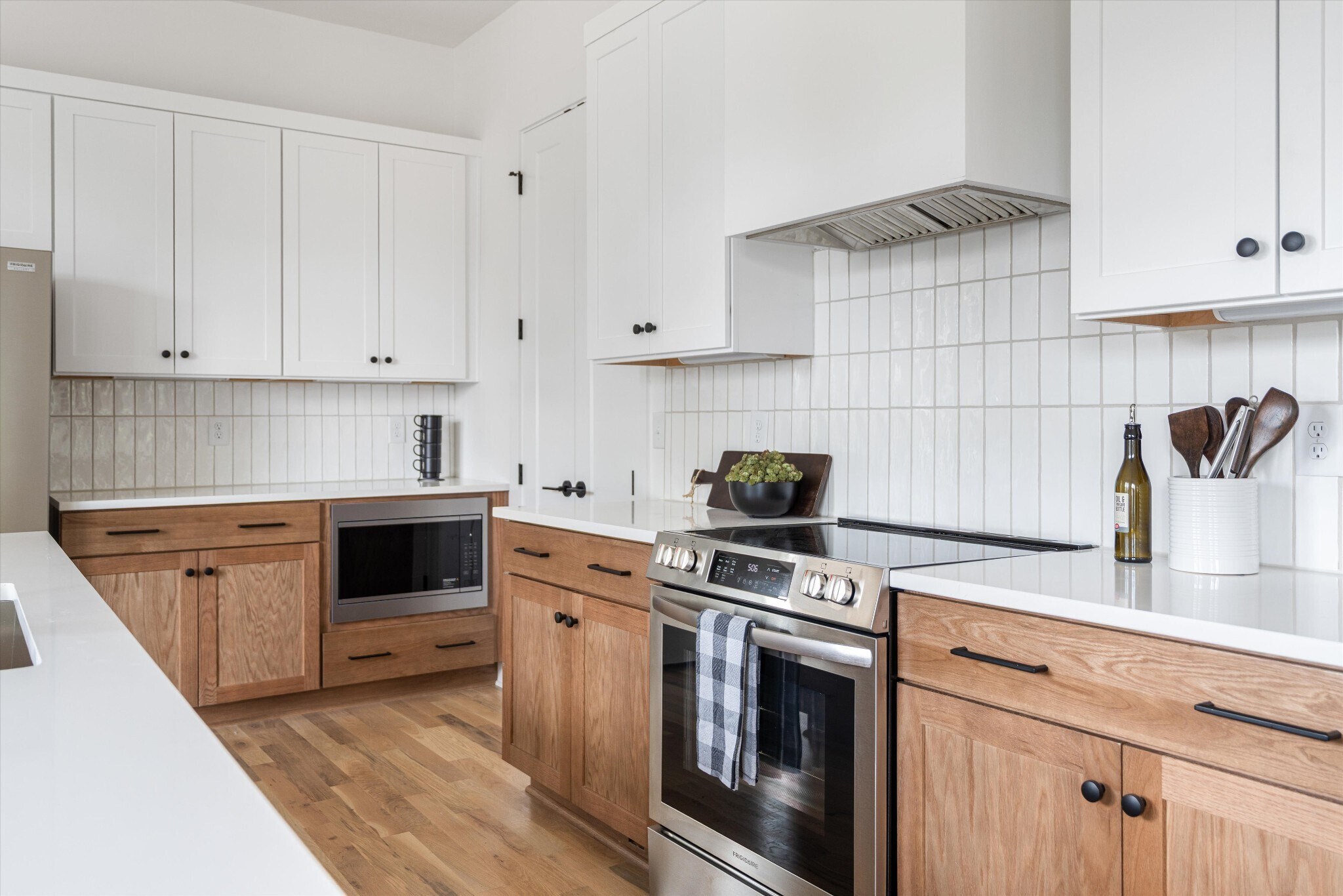 Building Photo - 2826 Clifton Ave