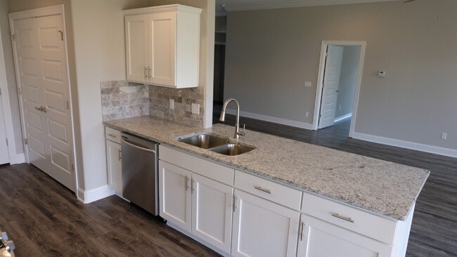 Building Photo - 1/2 off first month rent!  Three Bedroom Two Bath - Now $1,799 a month!
