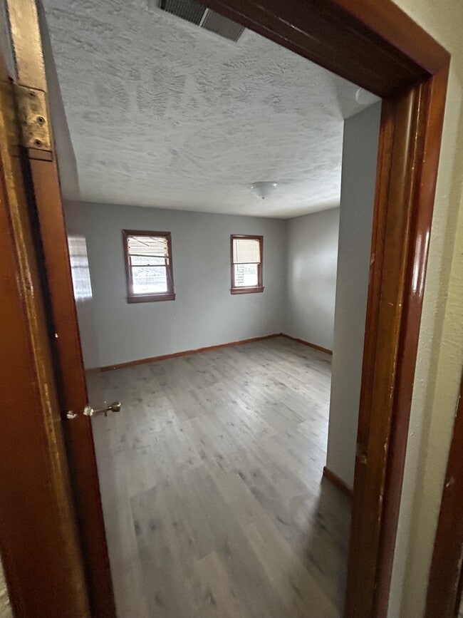 Building Photo - 3203 McGuffey Rd