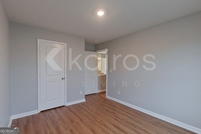 Building Photo - 3470 Bridgewood Dr