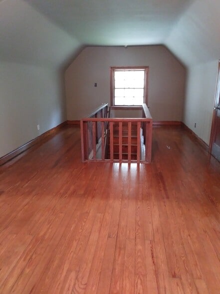 Master bedroom - 2120 Allston Ave