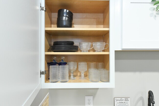 Building Photo - 3022 Auchentoroly Ter