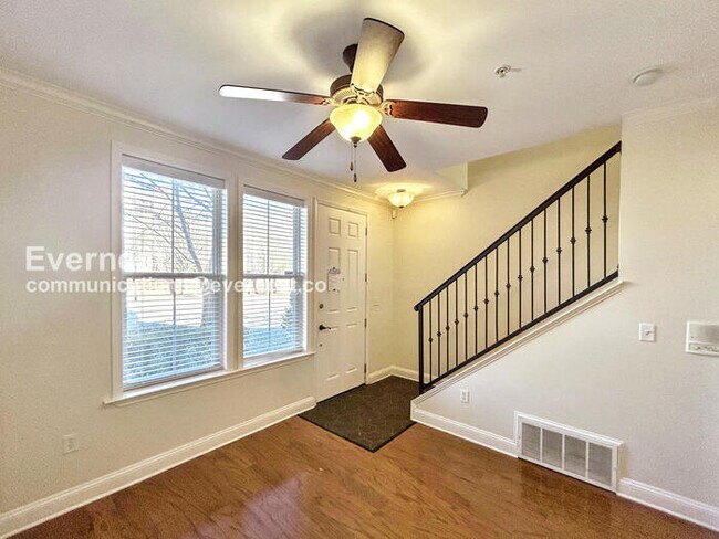 Building Photo - $500 off the first month’s rent! 2 Bed/4 Bath Condo with Detached Garage / Pet-Friendly / Availab...