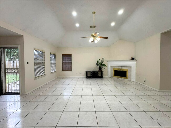 Building Photo - 13607 Sable Ln