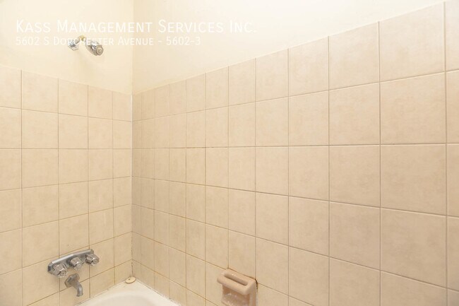 Building Photo - 5602 S Dorchester Ave