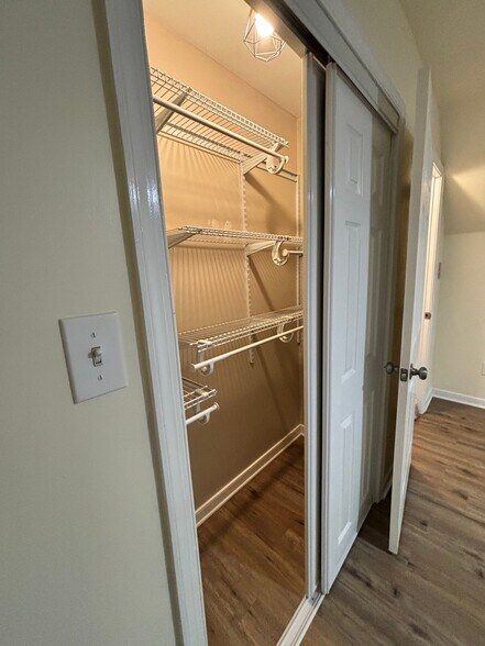 Building Photo - 16321 Rhodes Ln
