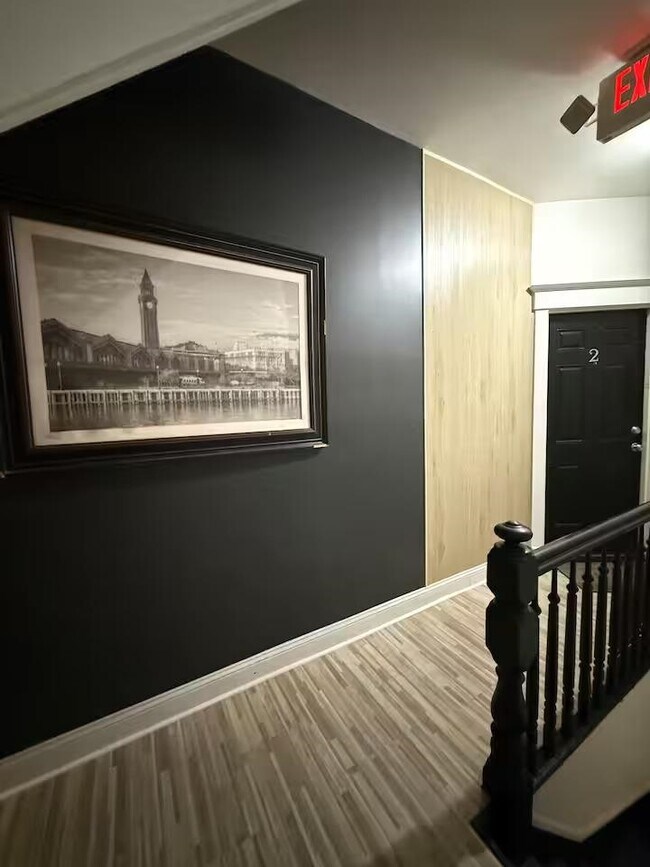 Building Photo - 1138 Summit Ave