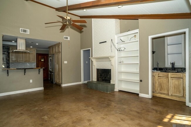 Building Photo - 3736 Sessions Dr