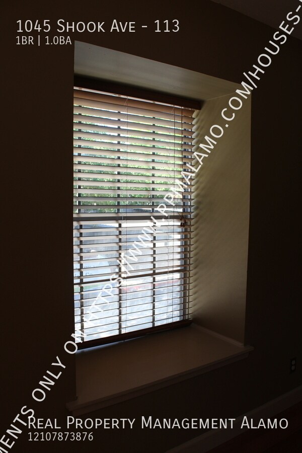 Building Photo - 1045 Shook Ave