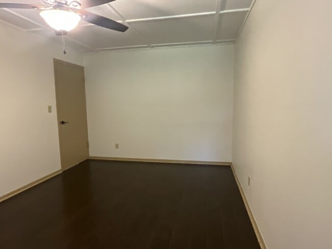 Building Photo - 530 Hilliard Dr