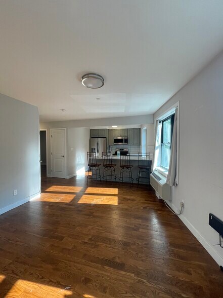 Building Photo - 6102 Delafield Ave