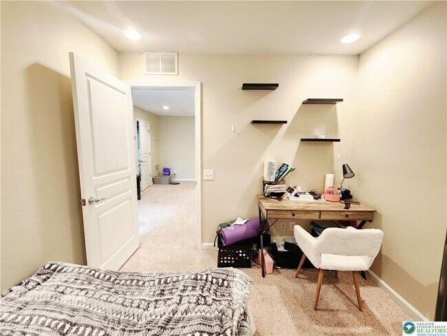 Building Photo - 8507 Putnam Ct