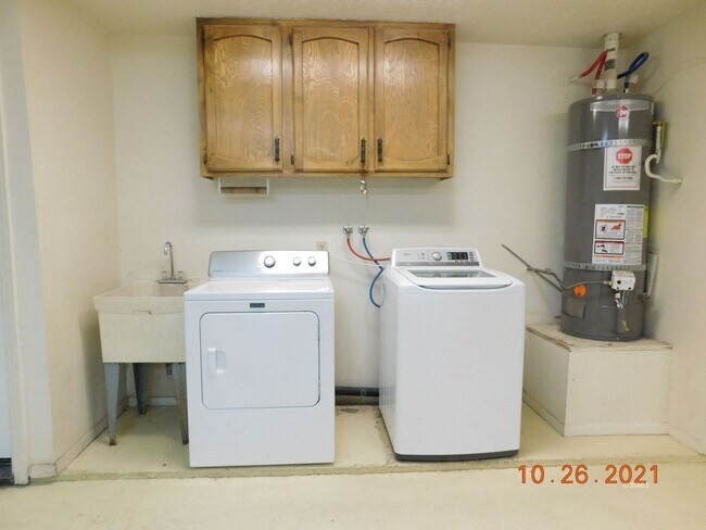 Building Photo - MOVE-IN SPECIAL: ½ OFF FIRST MONTH’S RENT! With 1-year lease.