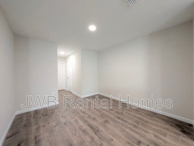 Building Photo - 1292 Pangola Dr