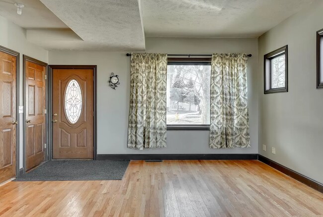 Building Photo - 923 N 49th St