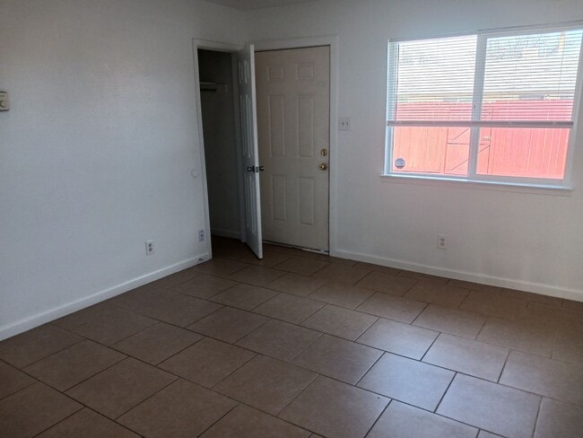 Building Photo - AFFORDABLE!!