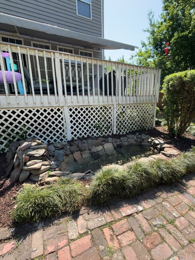 Building Photo - 1009 Ariel Ct