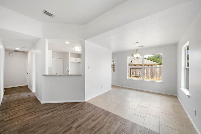 Building Photo - 25118 Clover Ranch Dr