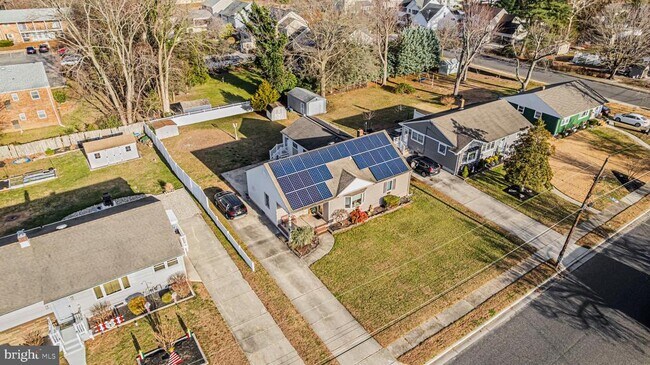 Building Photo - 211 Marlyn Ave