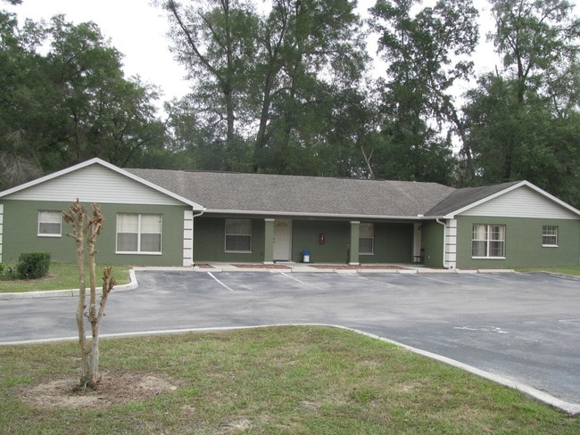 Building Photo - The Piquette Apartments | 3 Bedroom Apartments in Silver Springs, FL