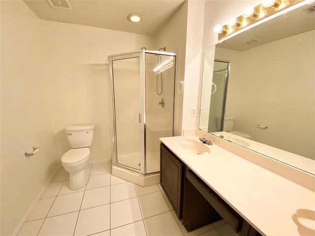 Building Photo - 6008 Castanada Dr