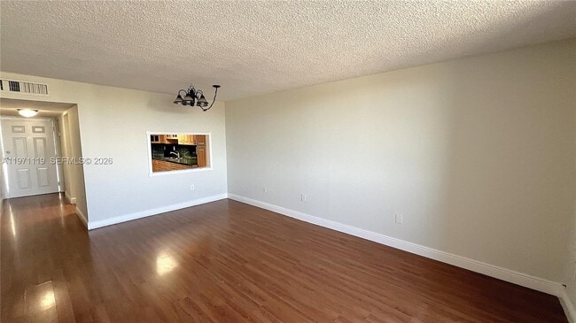 Building Photo - 10000 NW 80th Ct