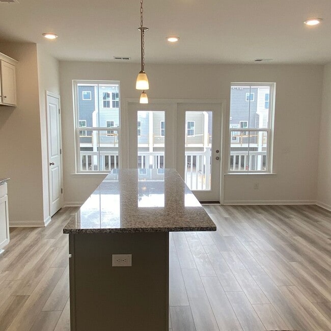 Building Photo - BRAND NEW TOWHOME IN FOXBANK PLANTATION