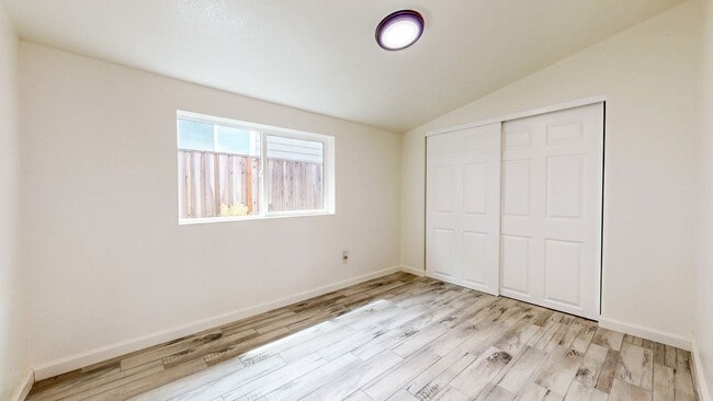 Building Photo - 2113 Dennis Ln