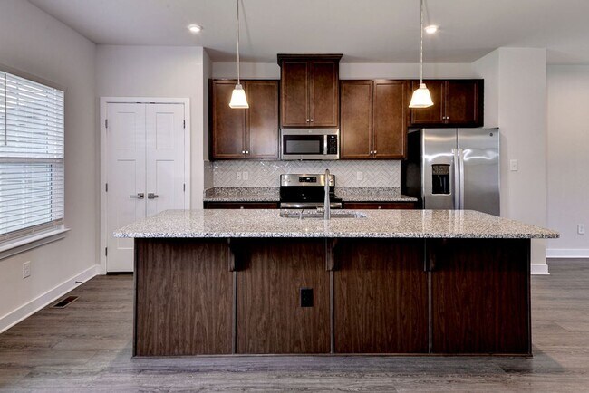 Building Photo - 105 Big Wds Dr